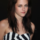 Illustration for article titled Please Stop Giving Kristen Stewart Sh*t About Smiling On The Red Carpet